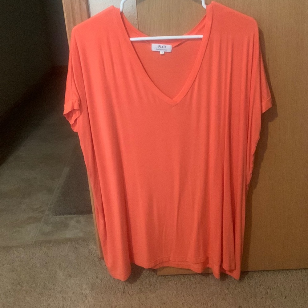 coral color top
